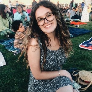 Meet your Posher, Briana